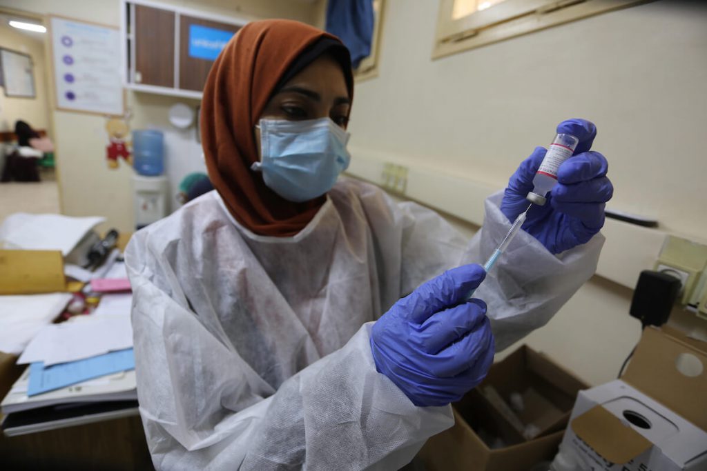 Het COVID-19 vaccin: weer een lelijk voorbeeld van Israëlische apartheid